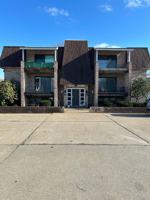 featured image of 1045 Turnpike St