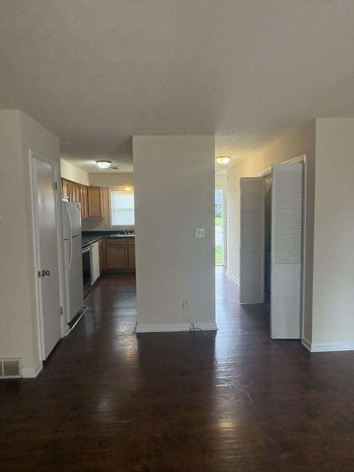 1708 Highland Way #B - Photo 4 of 24