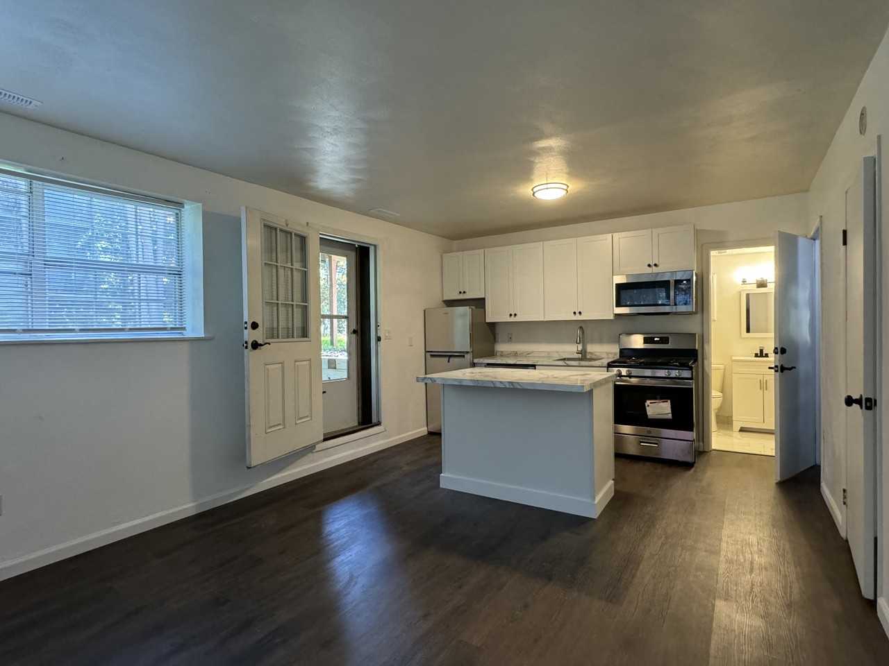 17 Meadowlark Dr #1 - Photo 3 of 7