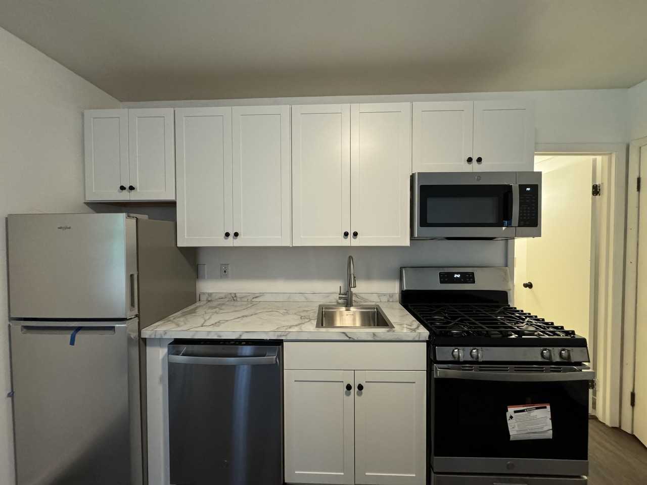 17 Meadowlark Dr #1 - Photo 4 of 7