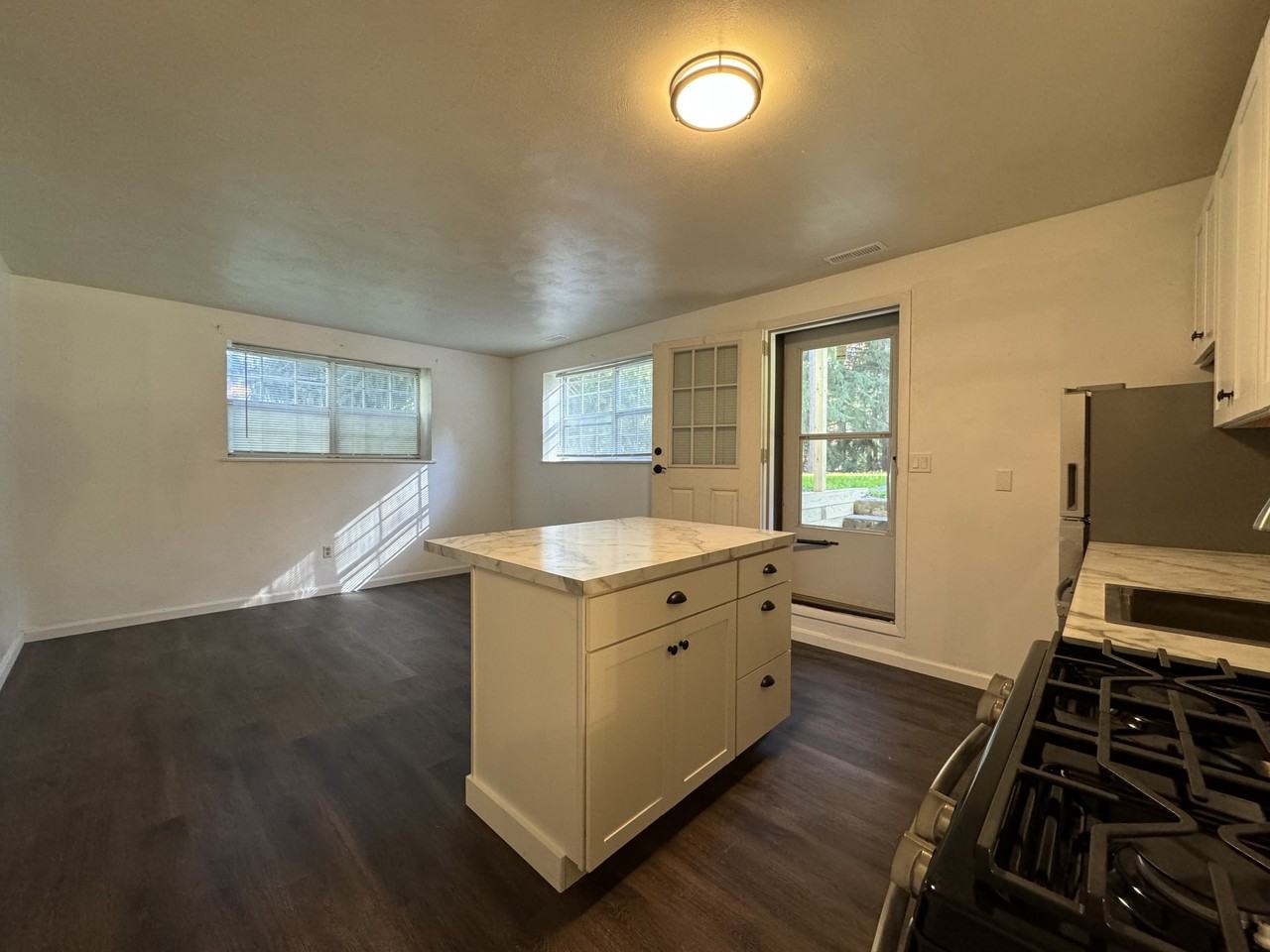 17 Meadowlark Dr #1 - Photo 5 of 7