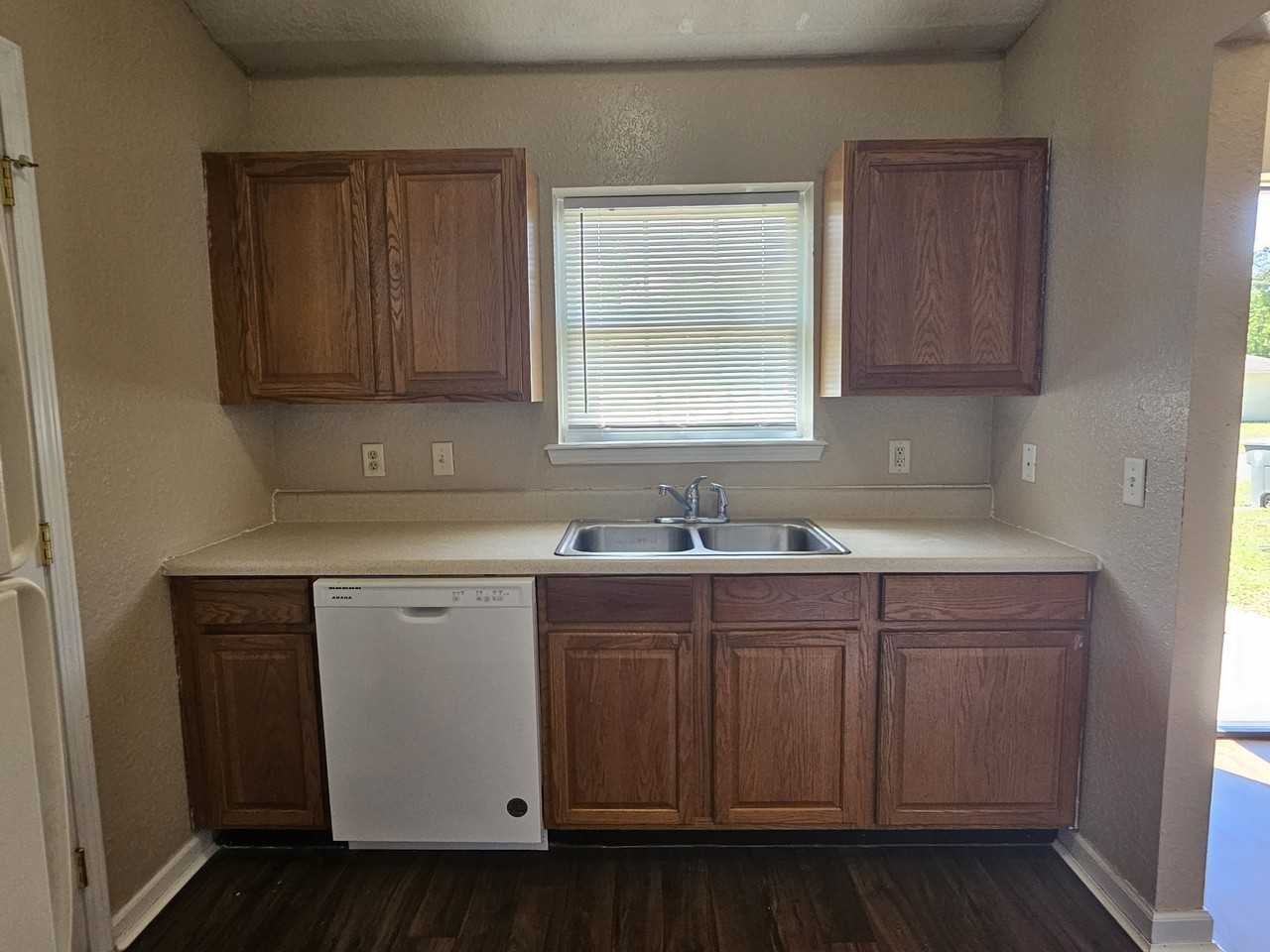 107 S Lively Oaks Dr #1 - Photo 7 of 21