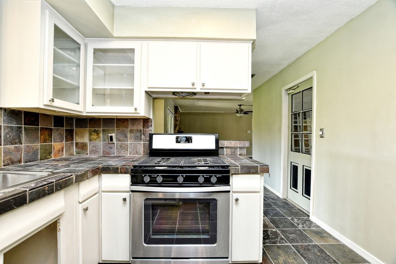 7509 Daugherty St - Photo 6 of 10