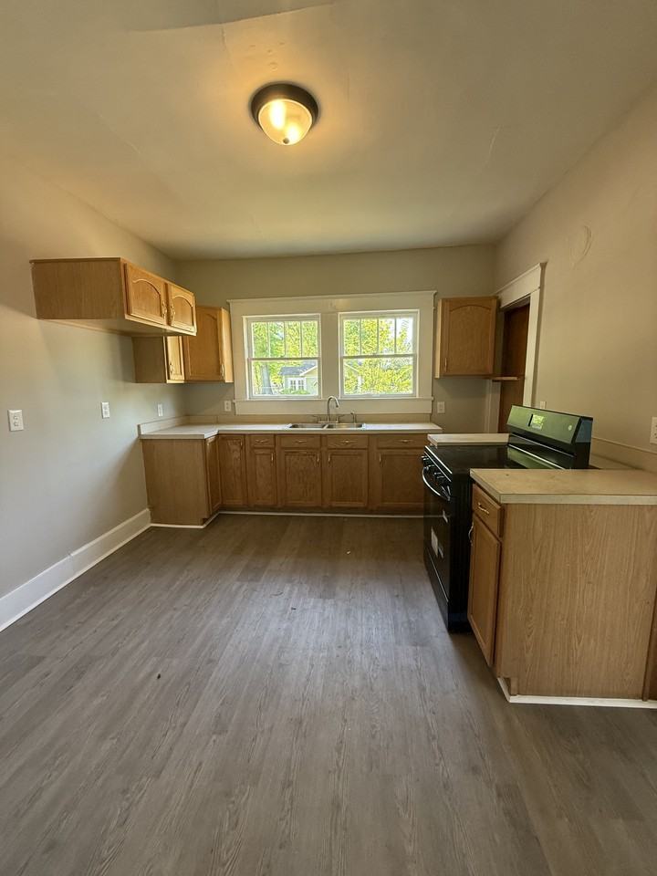 1698 Dennison Ave Sw #1 - Photo 2 of 8