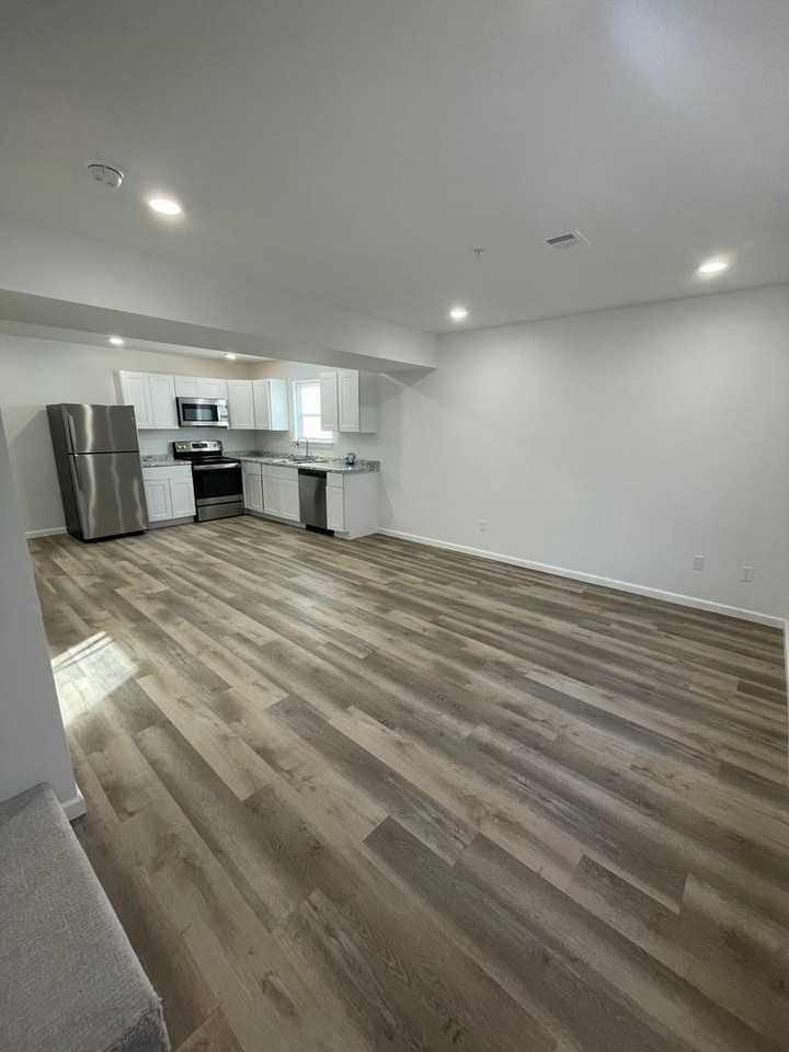 422 Doxey St #2 - Photo 2 of 19