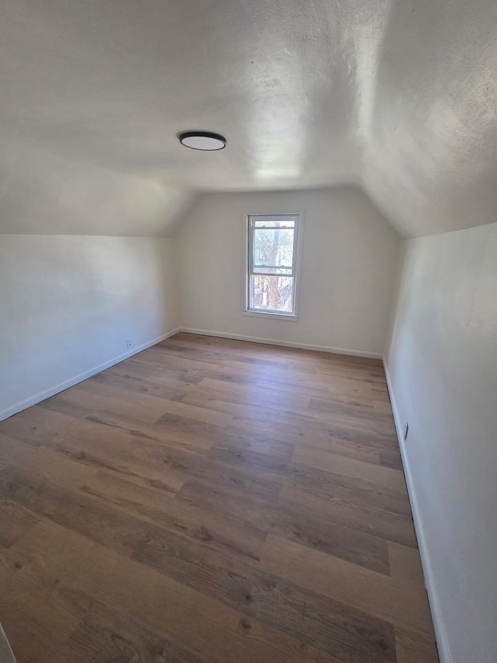 1812 S 7th St #1 - Photo 5 of 9