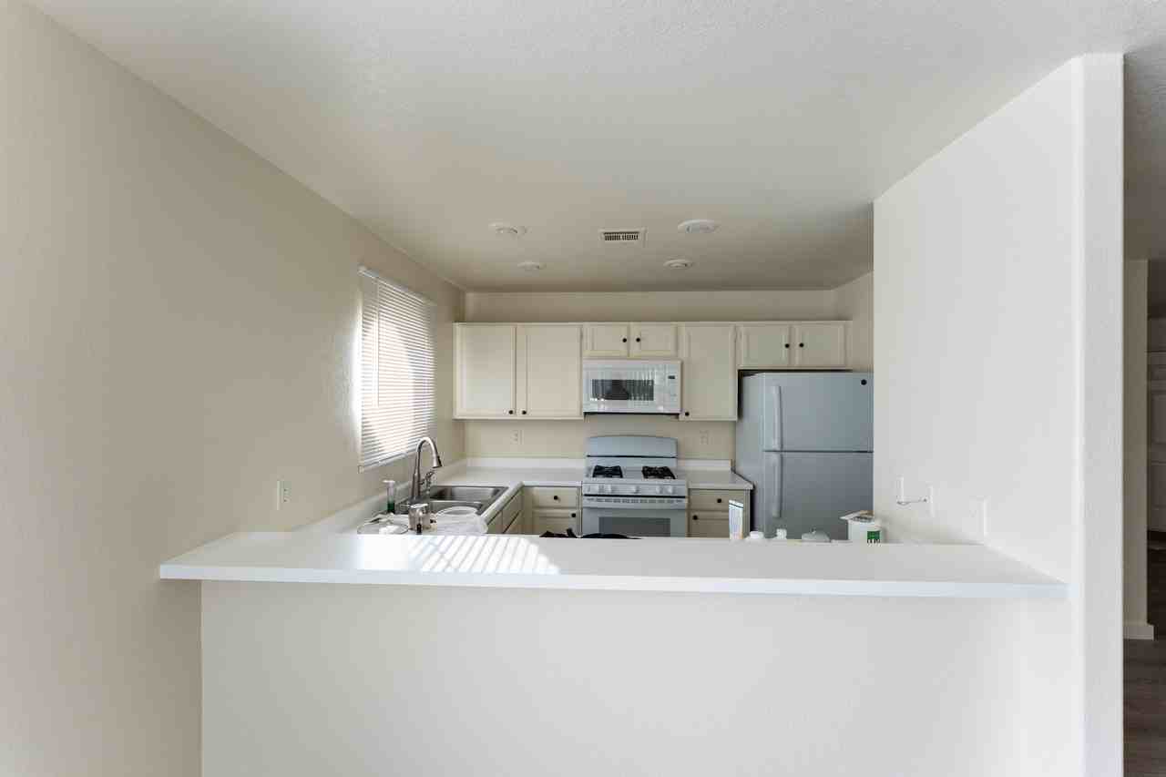 5064 S Rainbow Blvd #1 - Photo 4 of 19