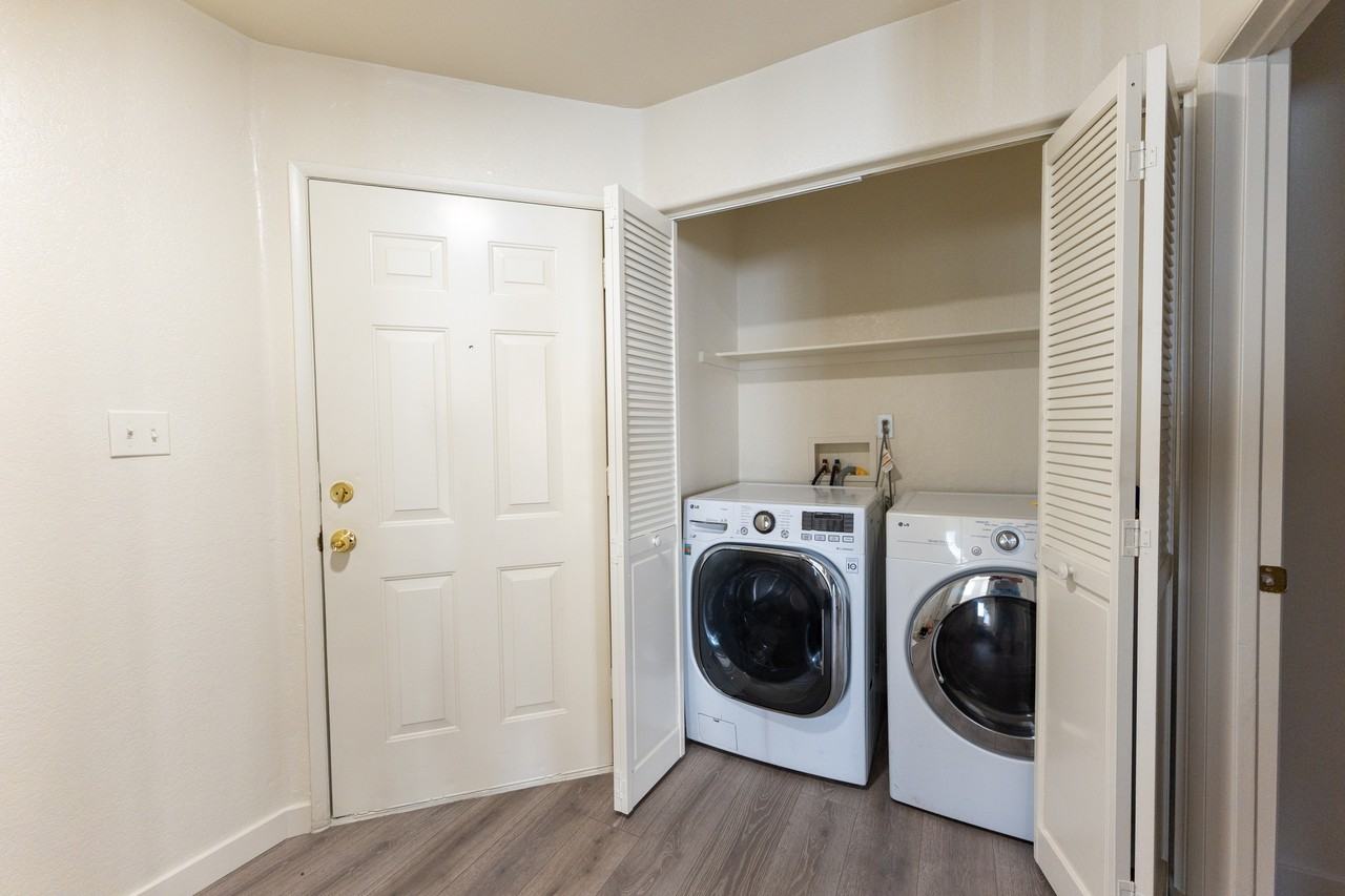 5064 S Rainbow Blvd #1 - Photo 7 of 19