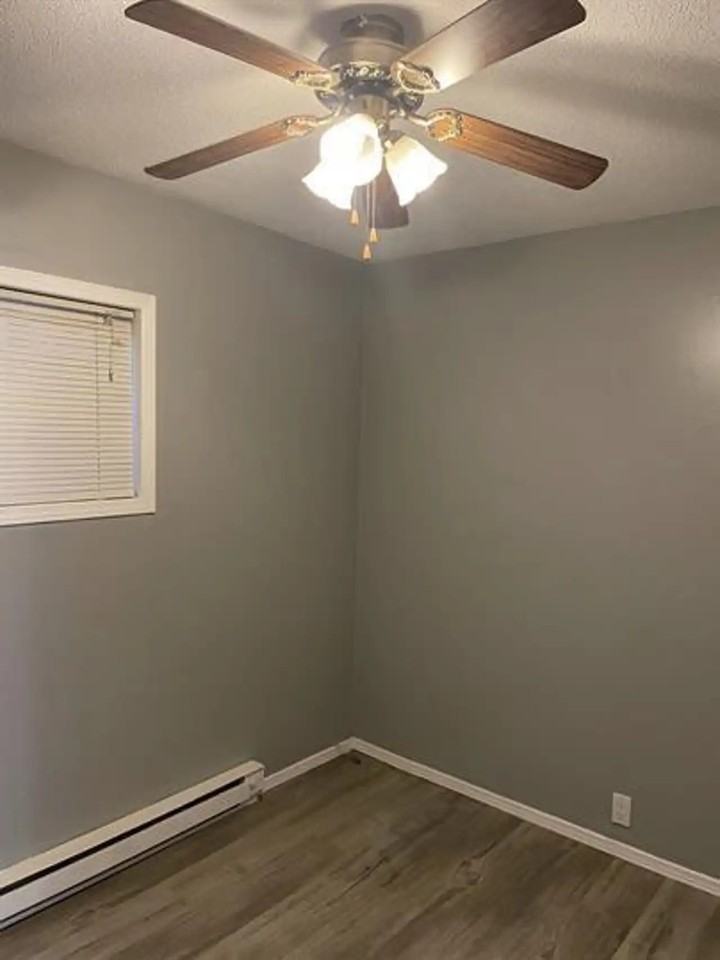 39 Maple St N #B - Photo 5 of 5