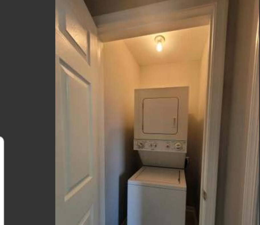 66 Swan St #1 - Photo 3 of 5