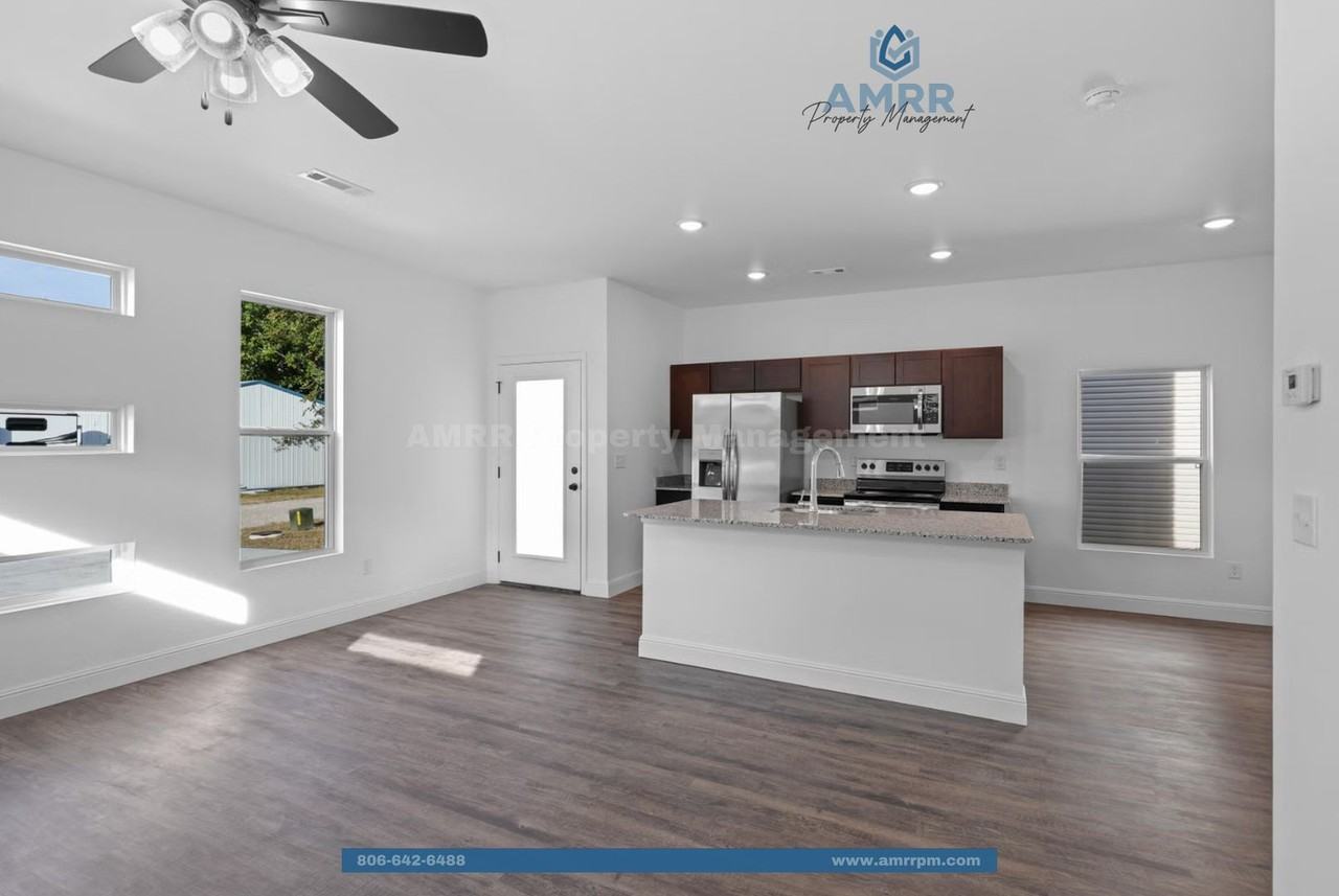 831 Massachusetts Ave - Photo 7 of 20