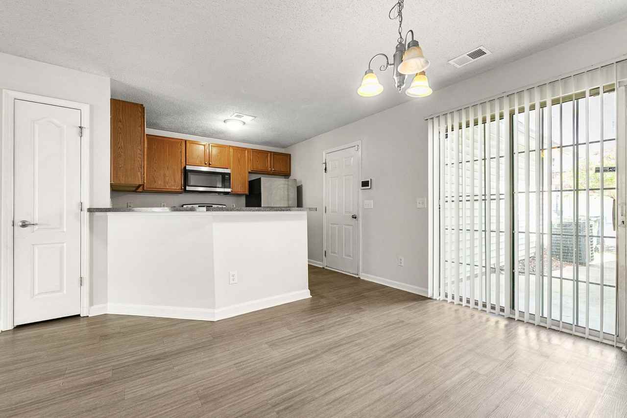 3483 Parc Dr Sw - Photo 3 of 16