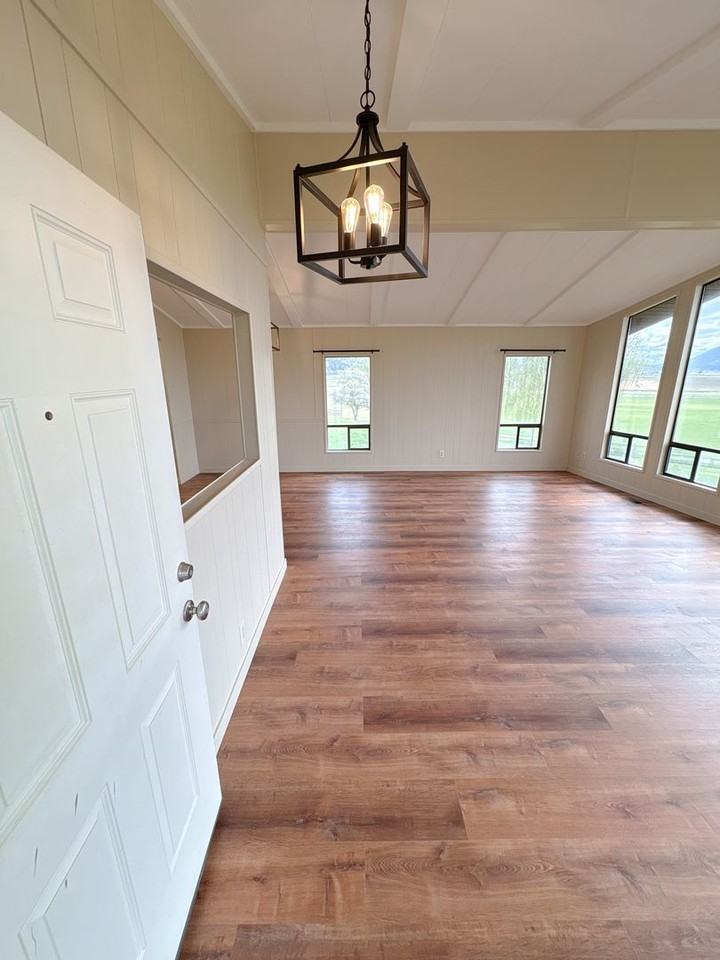 7904 Keller Rd - Photo 2 of 36