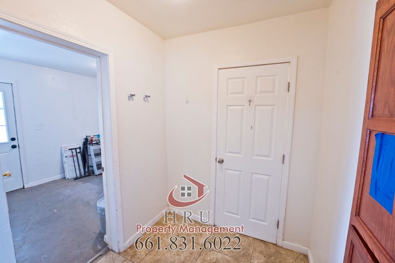 6001 Zephyr Ln - Photo 2 of 31