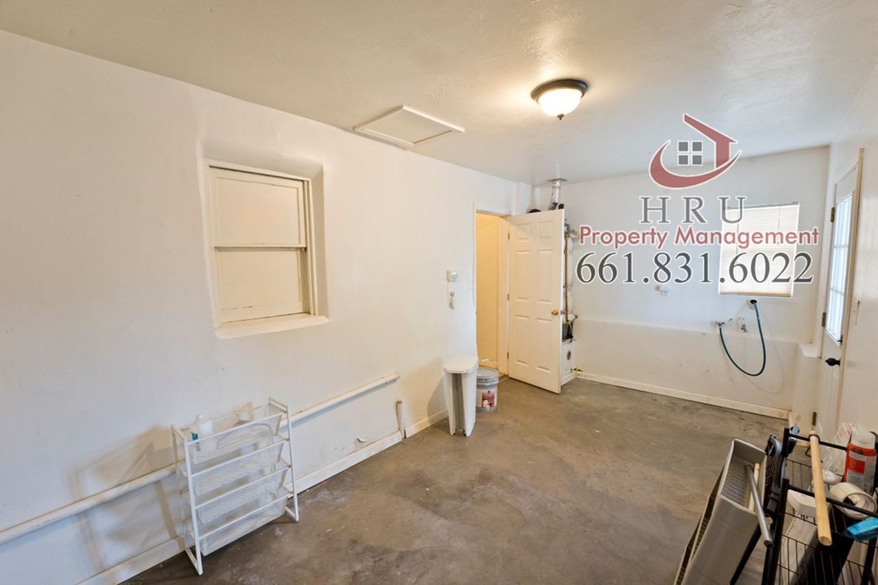 6001 Zephyr Ln - Photo 4 of 31