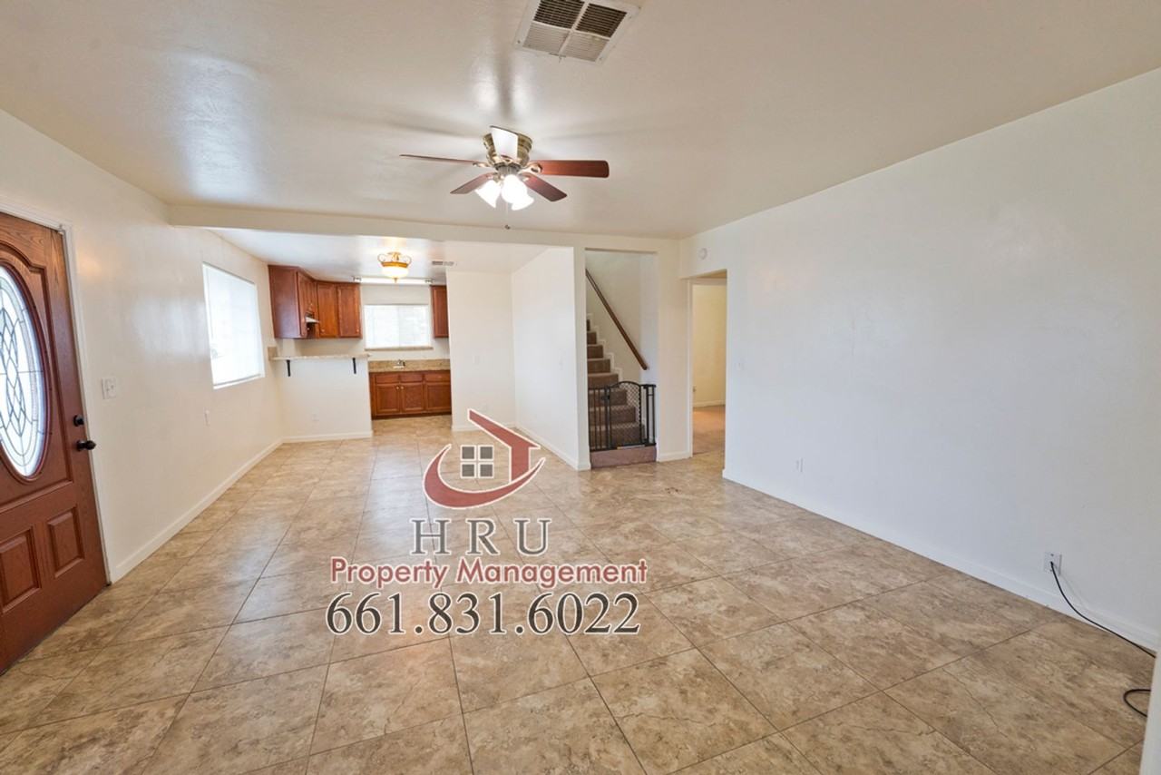 6001 Zephyr Ln - Photo 5 of 31