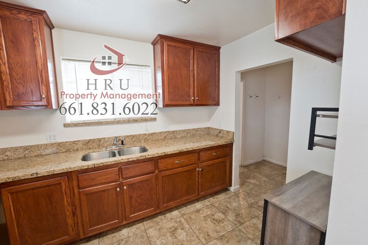 6001 Zephyr Ln - Photo 6 of 31