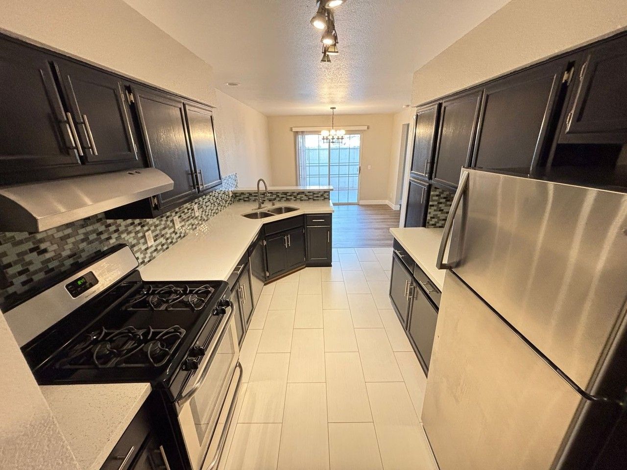 2824 Crystal Lantern Dr - Photo 2 of 31