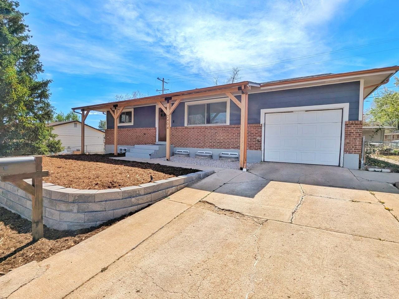 2404 Monterey Rd - Photo 2 of 2