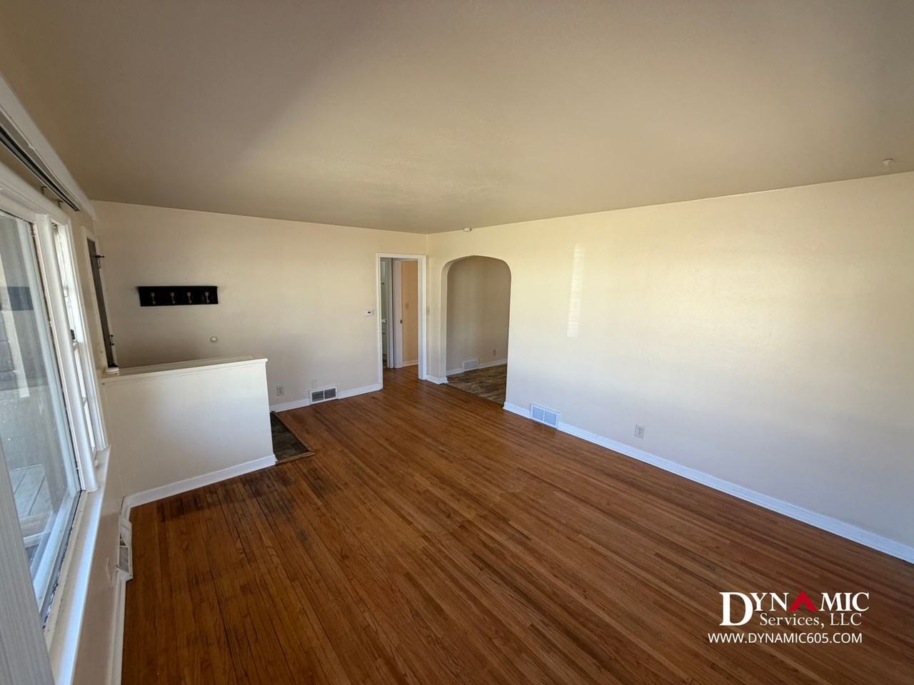 2405 S Norton Ave - Photo 2 of 50