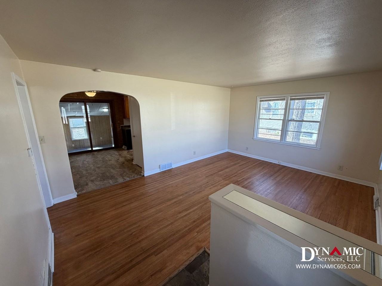 2405 S Norton Ave - Photo 3 of 50