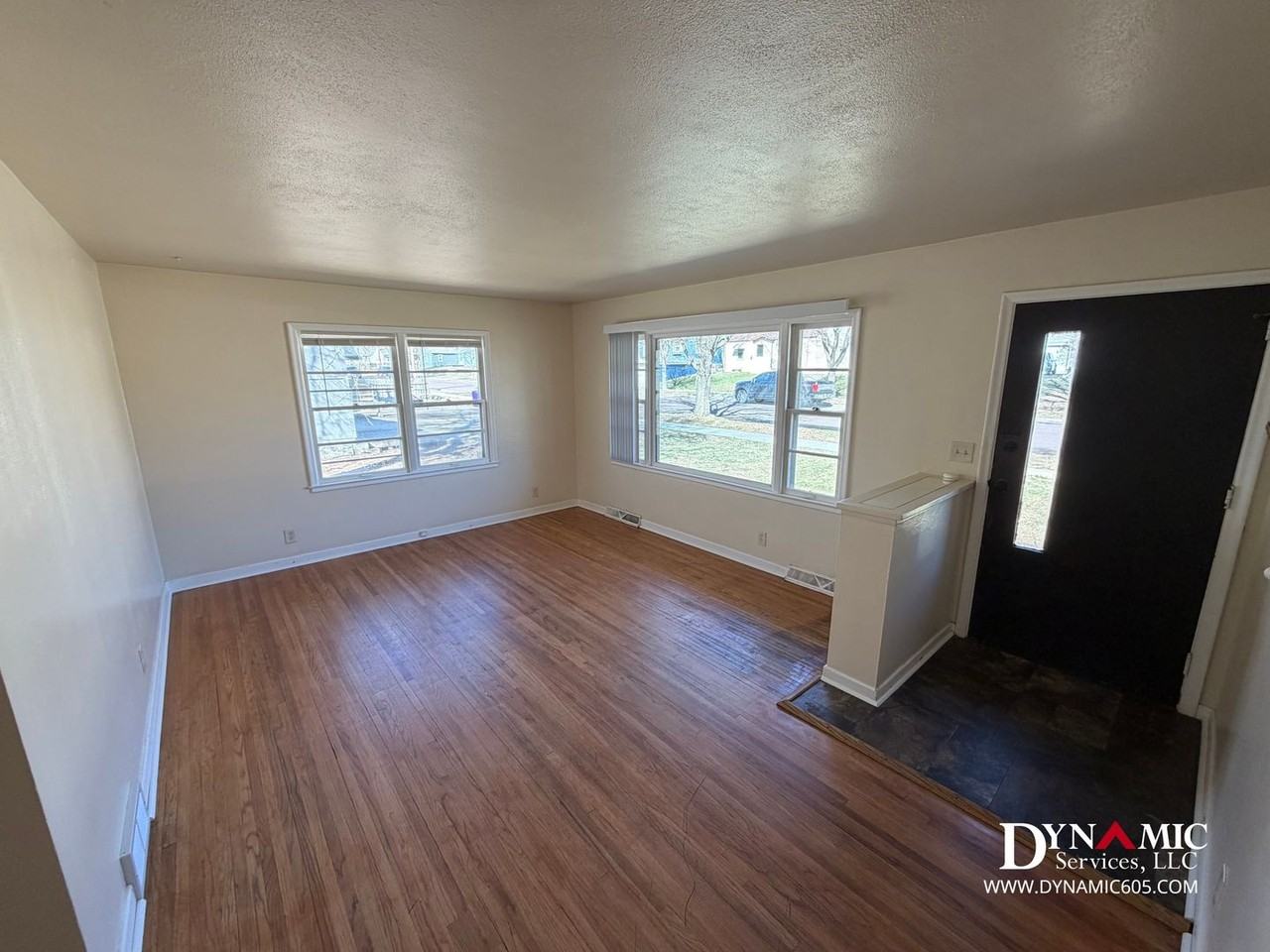 2405 S Norton Ave - Photo 5 of 50