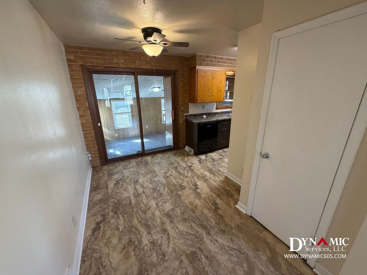 2405 S Norton Ave - Photo 6 of 50