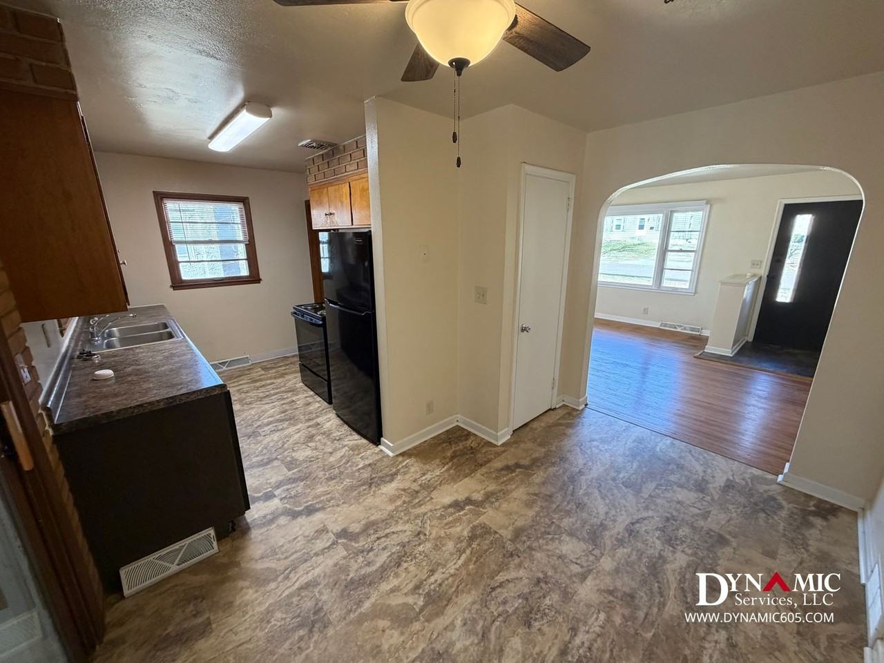 2405 S Norton Ave - Photo 7 of 50