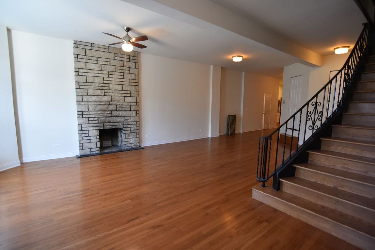 900-912 W. BELMONT - Photo 2 of 33