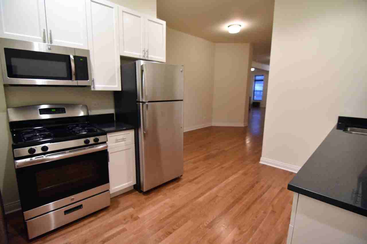 900-912 W. BELMONT - Photo 3 of 33