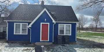 featured image of 233 W School St