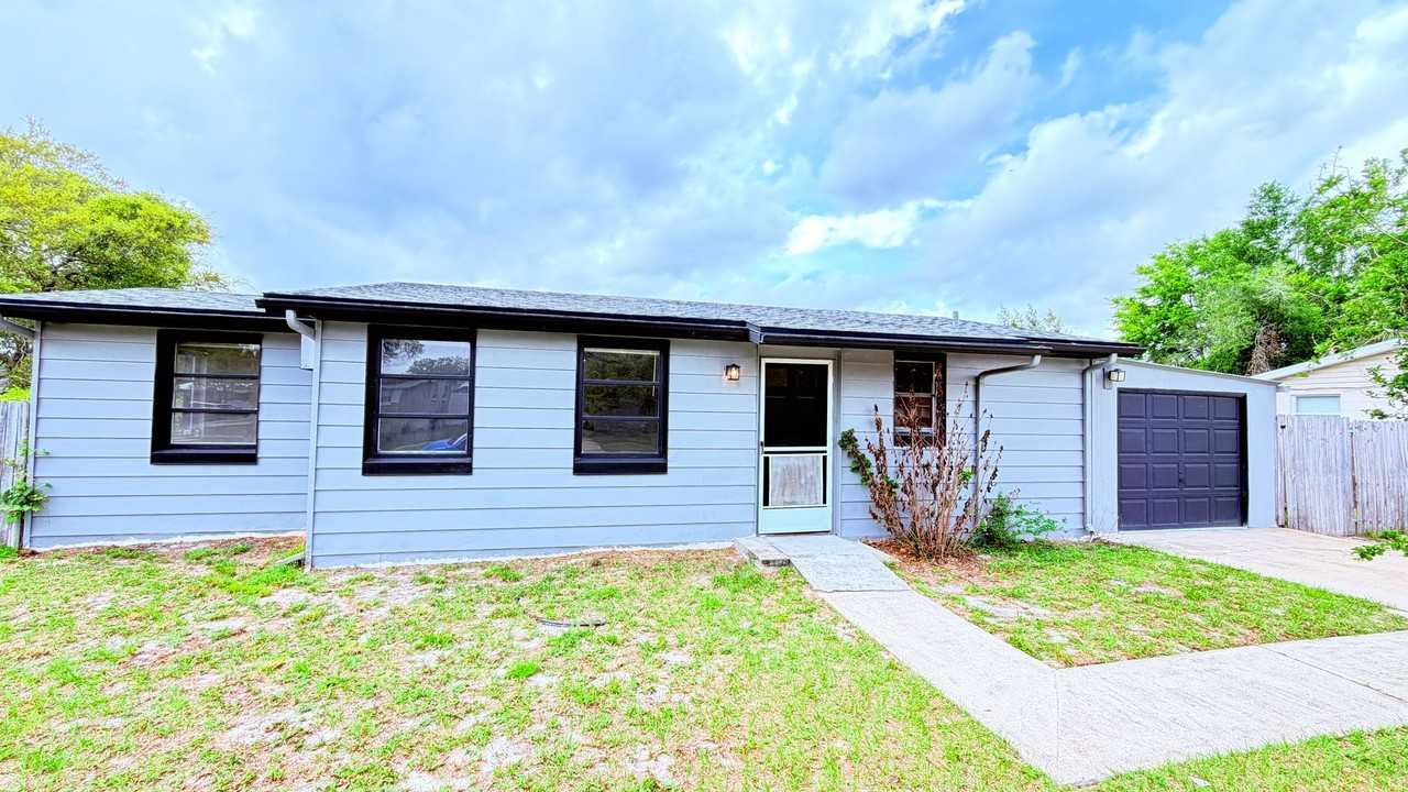 2252 Danforth Ave - Photo 5 of 39