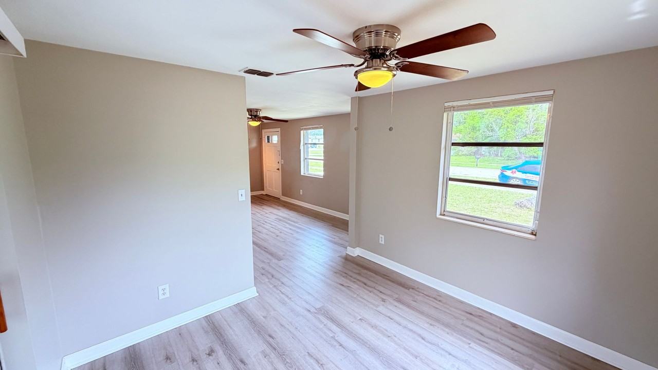 2252 Danforth Ave - Photo 7 of 39