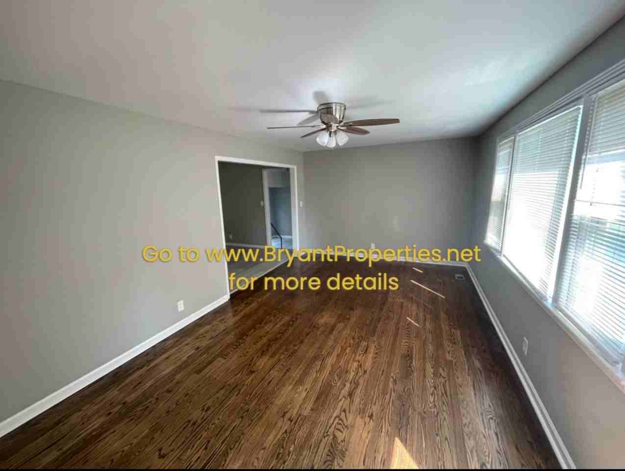 208 Jacksonian Dr - Photo 4 of 18