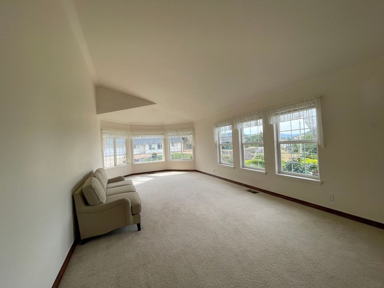 2885 W Juniper Ct - Photo 5 of 12