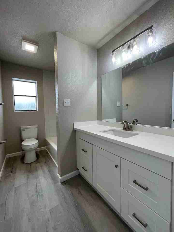 6019 Bedford Dr Apt B - Photo 6 of 13