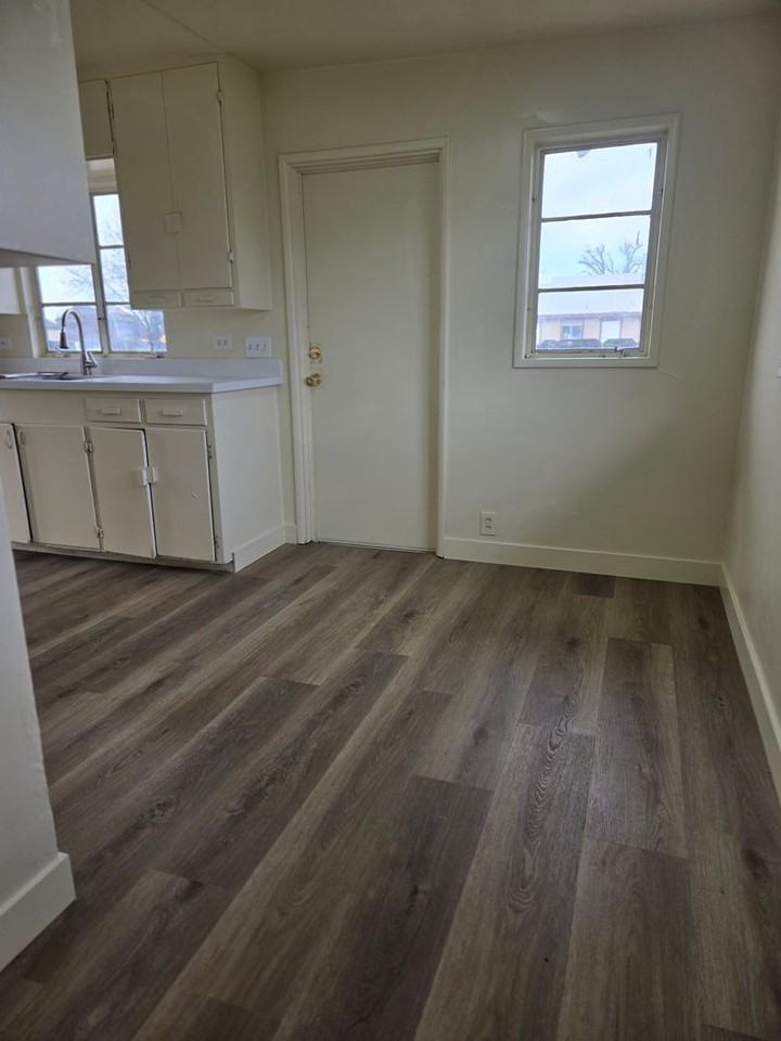 1700 Bainum Ave - Photo 2 of 14