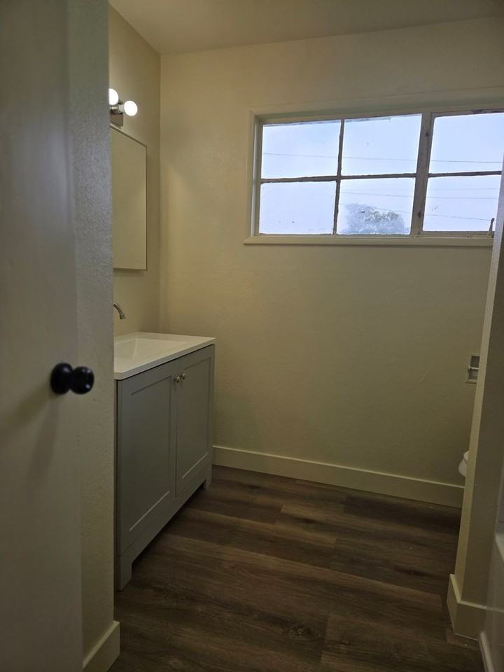 1700 Bainum Ave - Photo 4 of 14