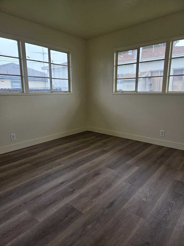 1700 Bainum Ave - Photo 6 of 14