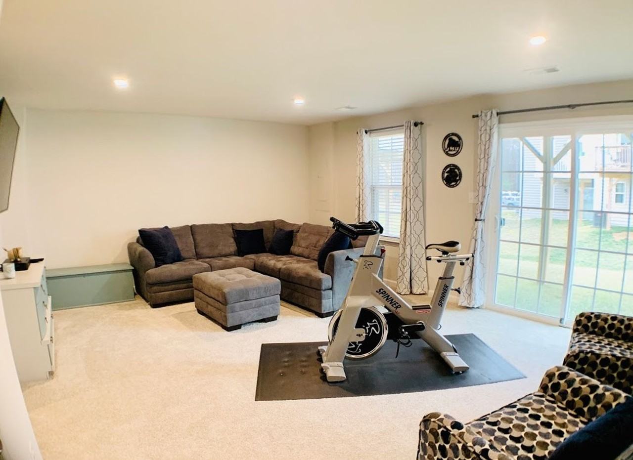 408 Streamview Dr - Photo 3 of 35