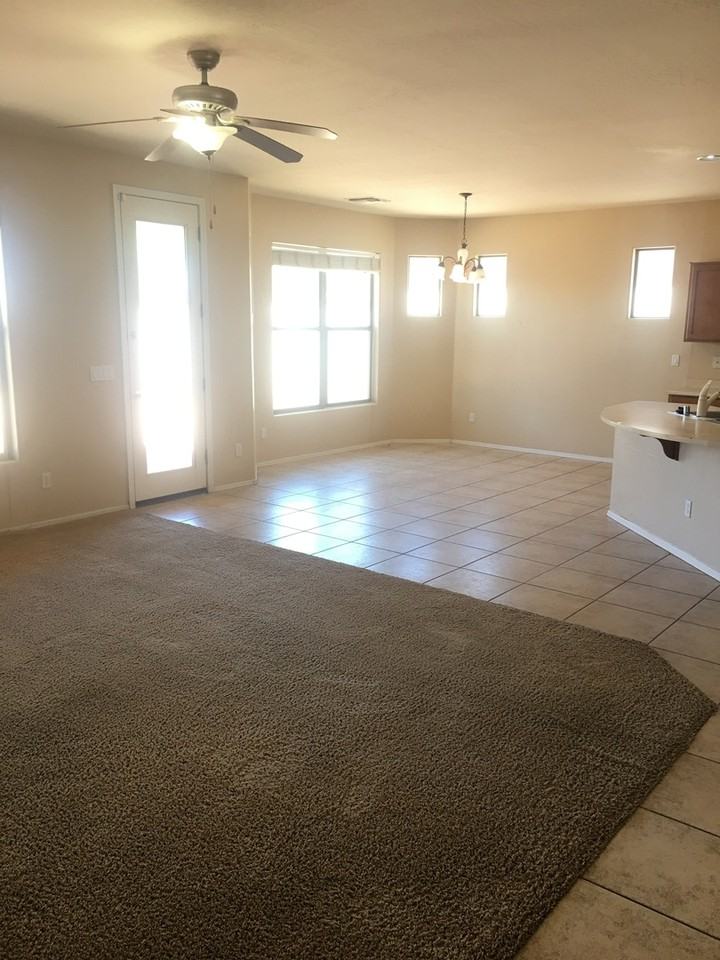 4524 W Pleasant Ln - Photo 7 of 16