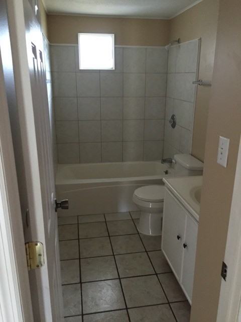 2111 Smithfield Cir S - Photo 5 of 9