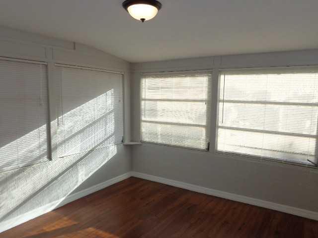 7730 Washington St - Photo 4 of 13