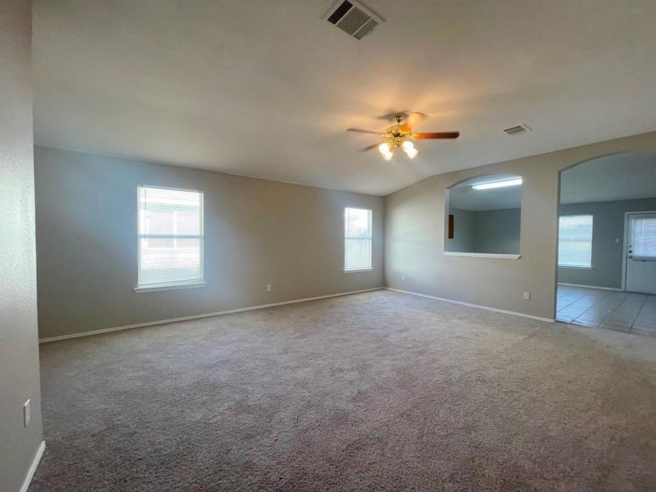 3403 Caleb Dr - Photo 4 of 30