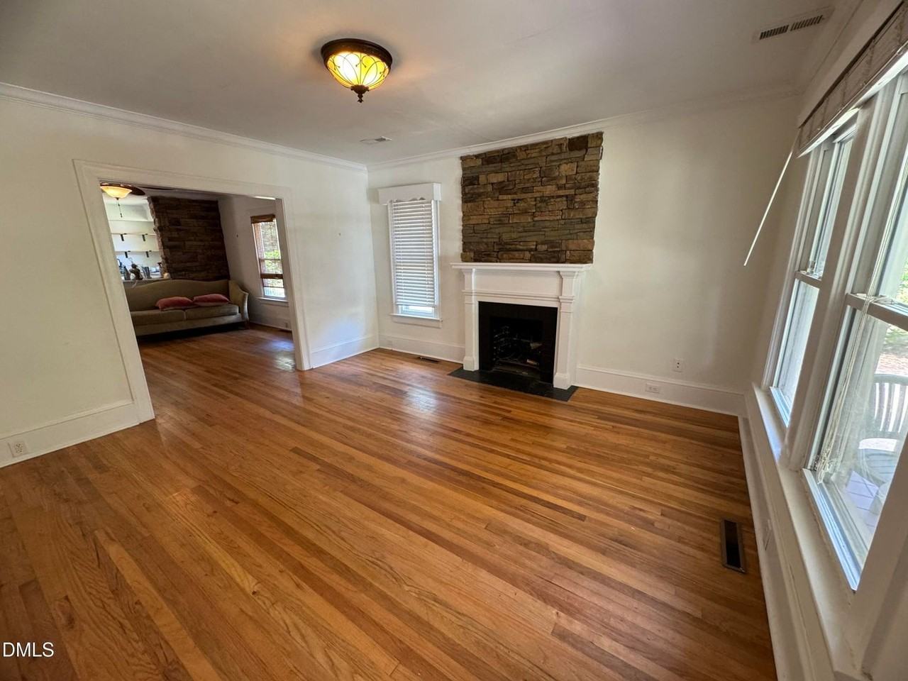 3129 Stanhope Ave - Photo 2 of 11