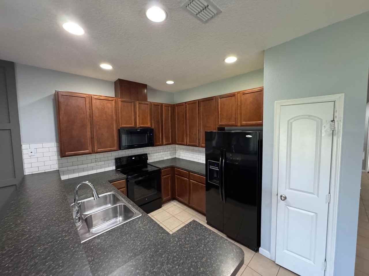 13277 Ocean Mist Dr - Photo 2 of 20