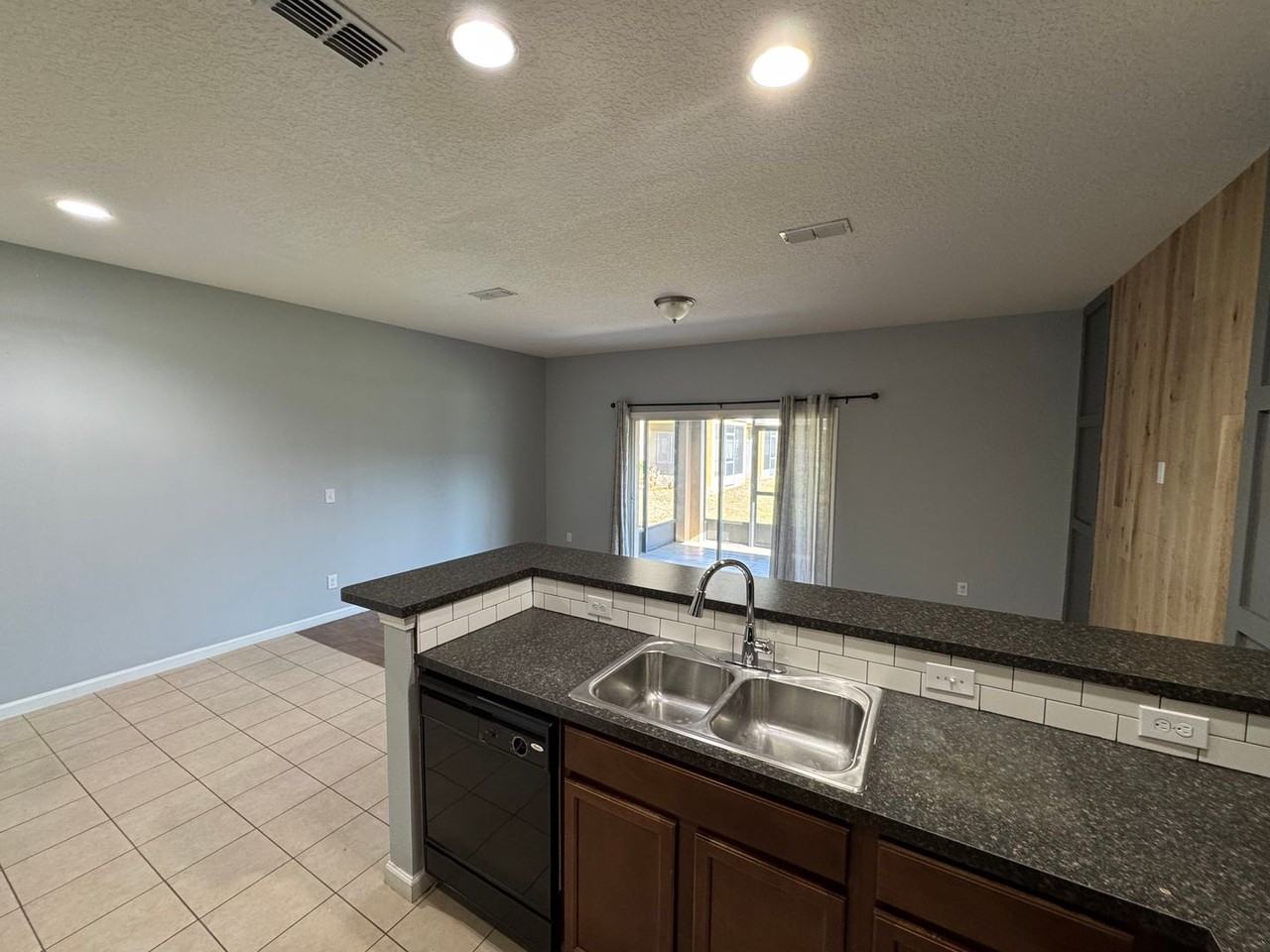 13277 Ocean Mist Dr - Photo 7 of 20