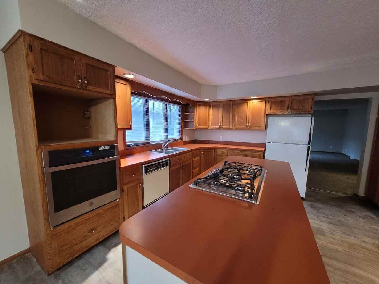 2434 Elizabeth Ave - Photo 6 of 17