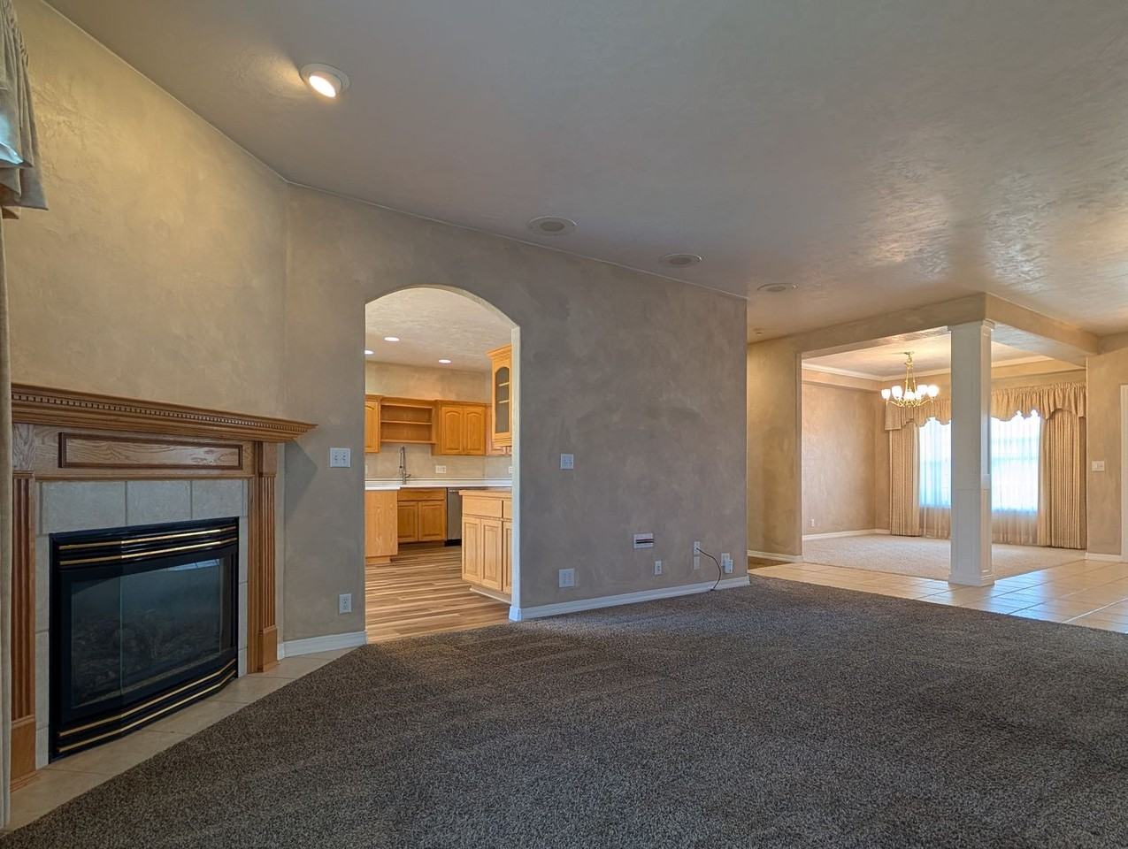 5925 Rombauer Rd - Photo 6 of 28