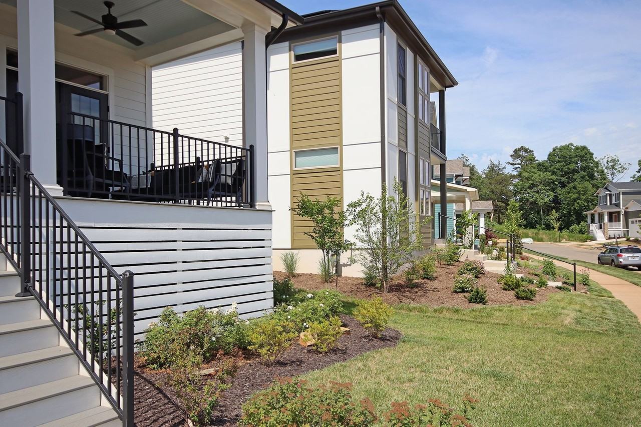 424 Lochlyn Hill Dr - Photo 2 of 40